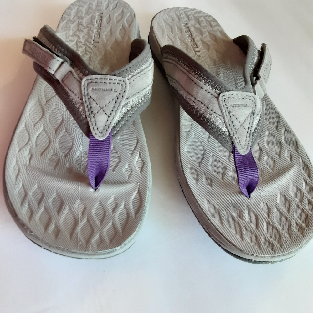 MERRELL SANDALS.